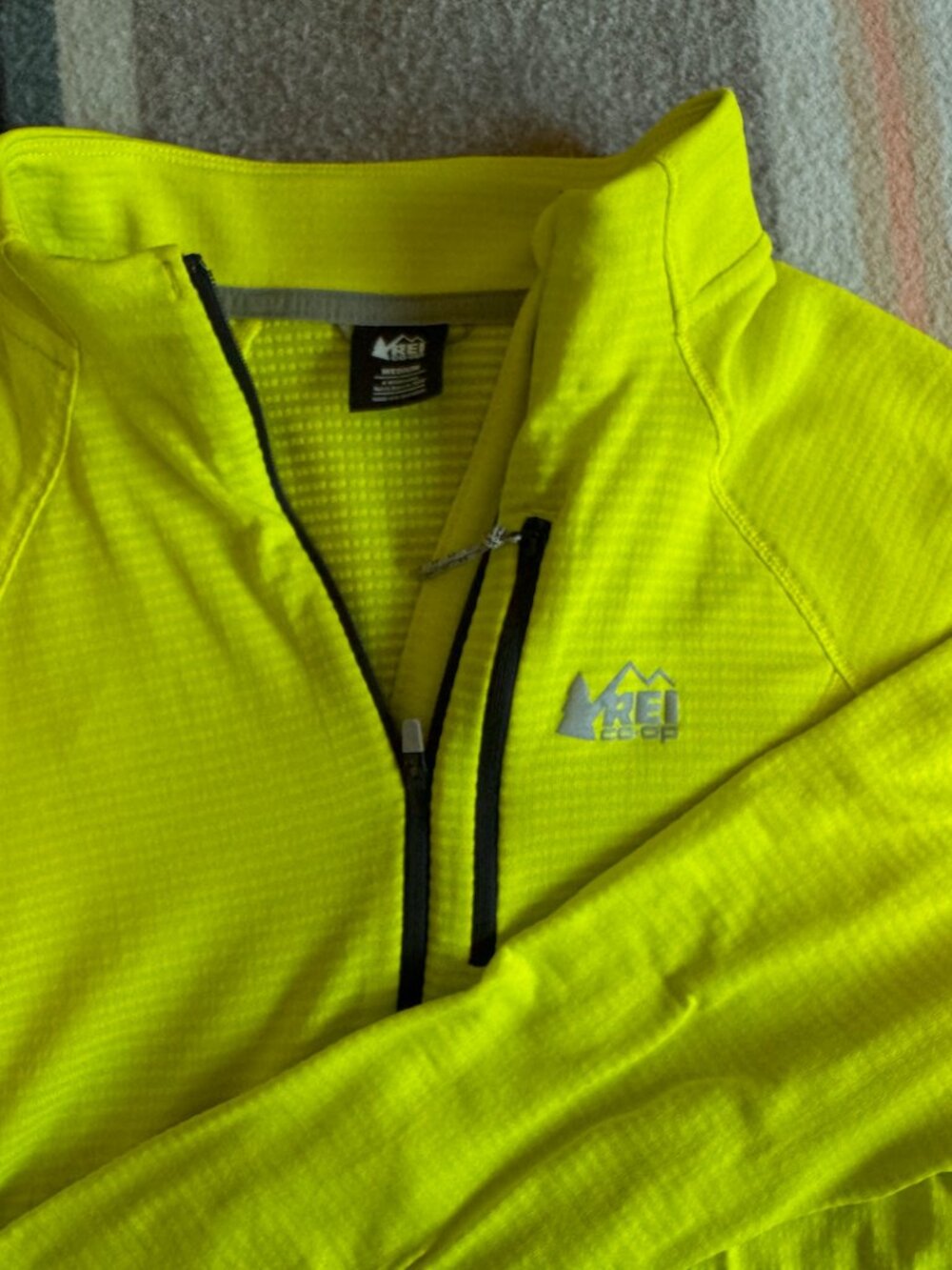 REI Neon Yellow Long Sleeve Running Half Zip Shirt Mens Medium / Womens M/L